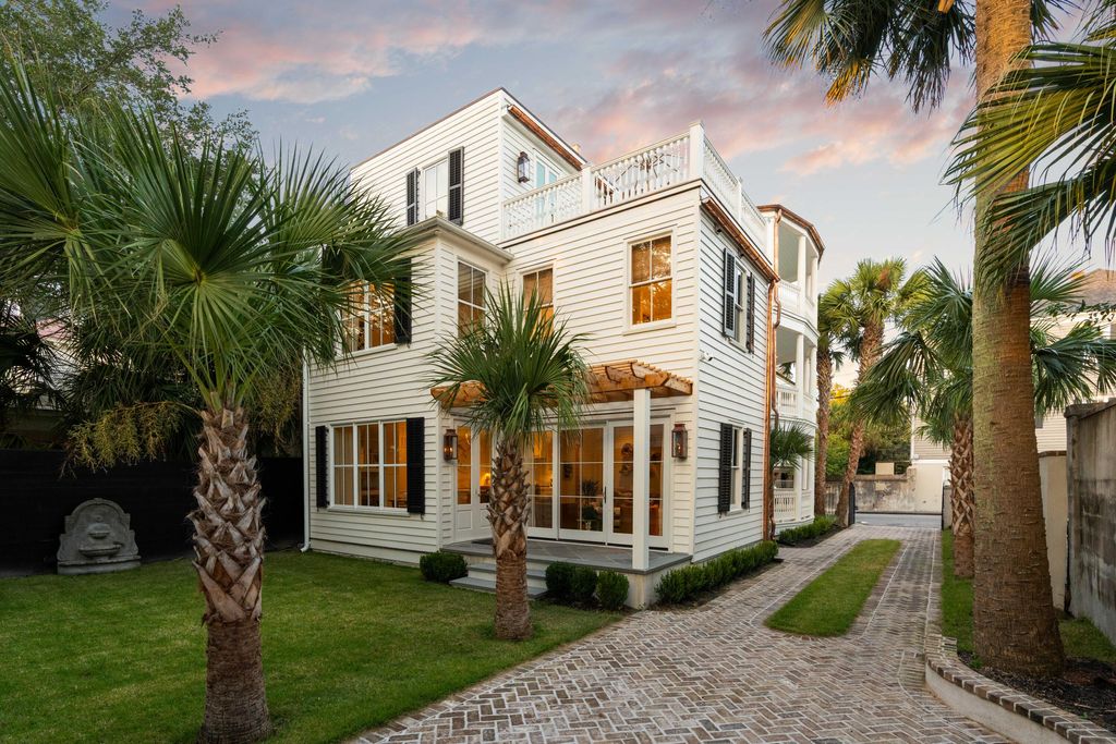 Photo of 109 Rutledge Avenue, Charleston, SC 29401 (MLS # 25027311)