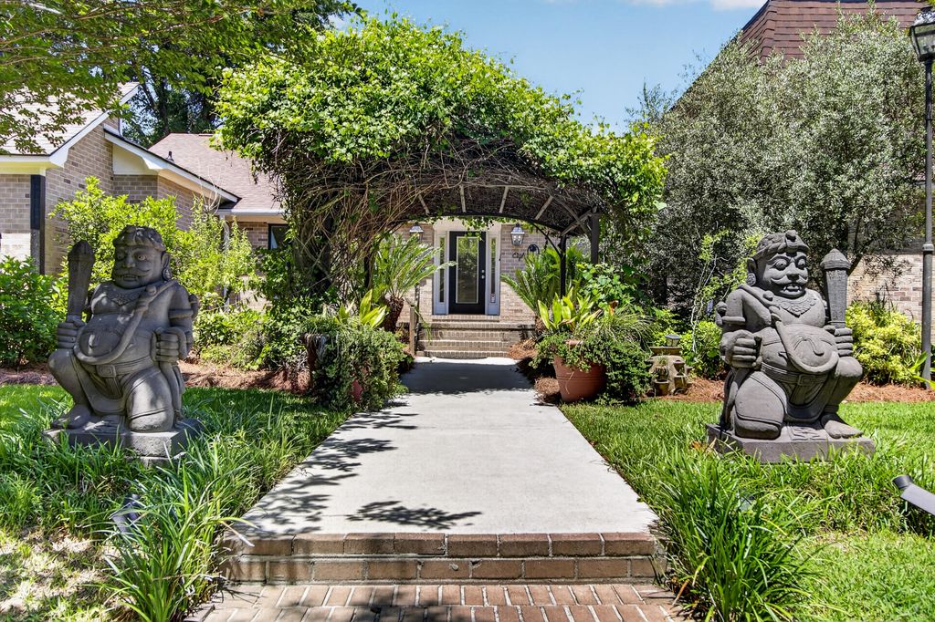Photo of 18 Old English Drive, Charleston, SC 29407 (MLS # 26013608)