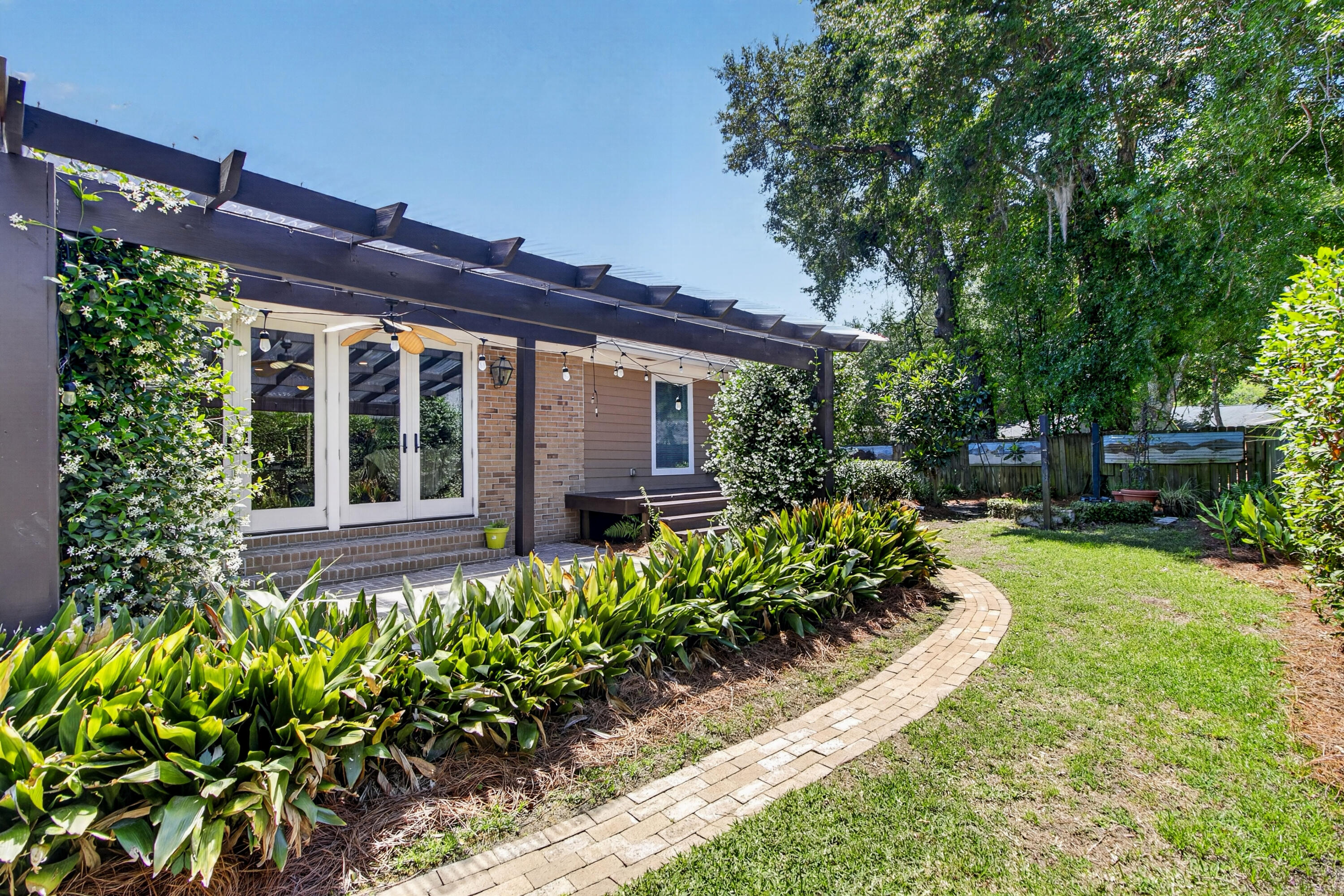 18 Old English Drive