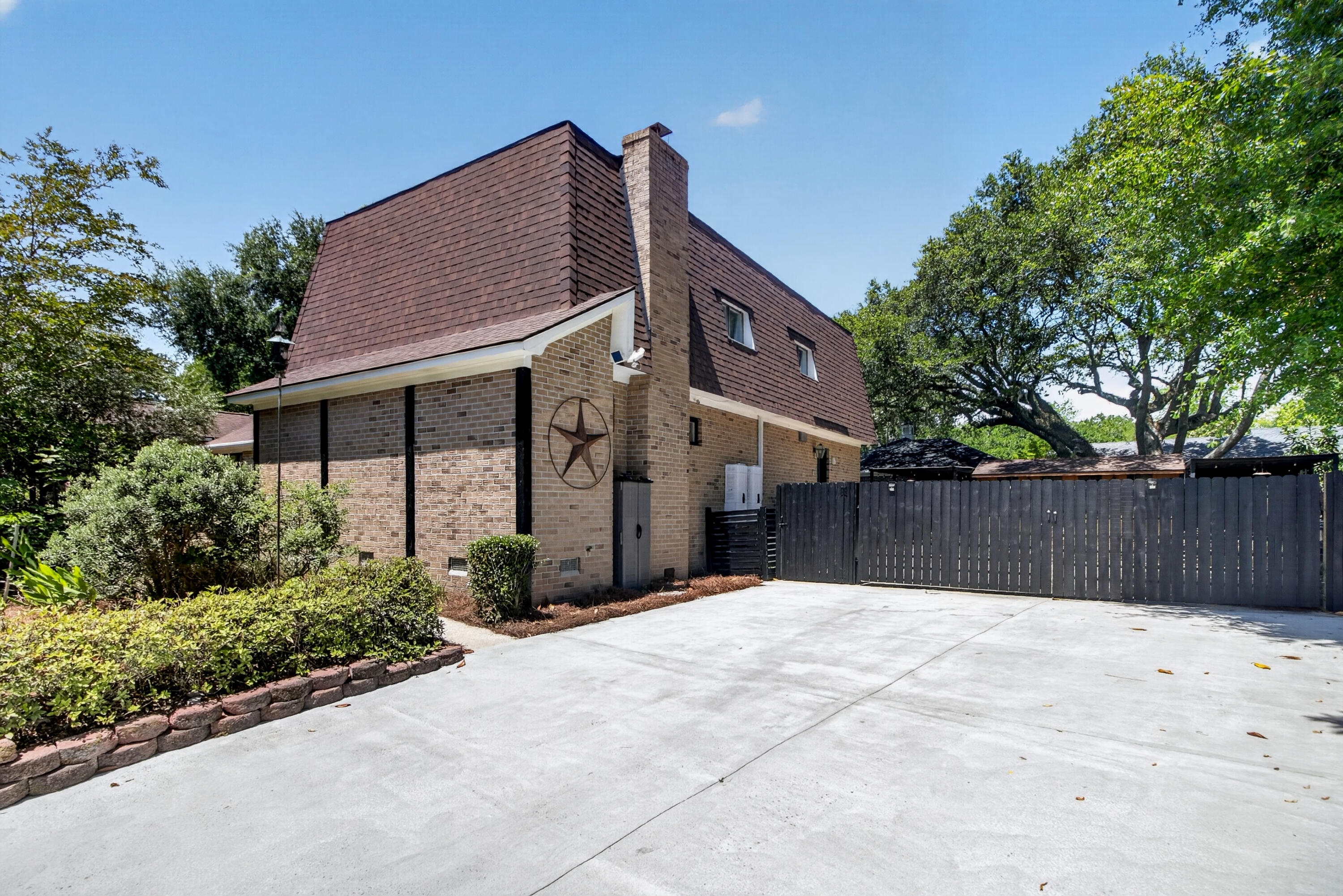 18 Old English Drive