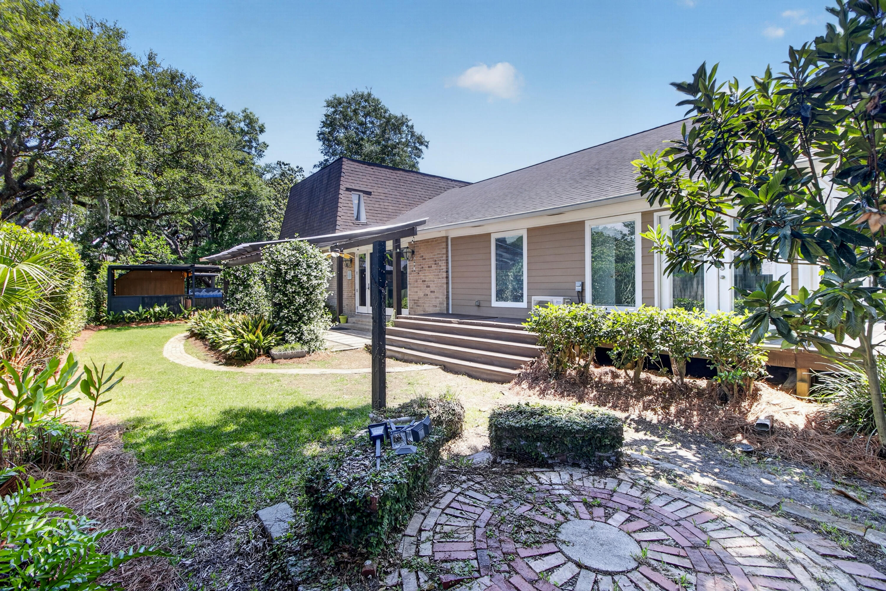 18 Old English Drive