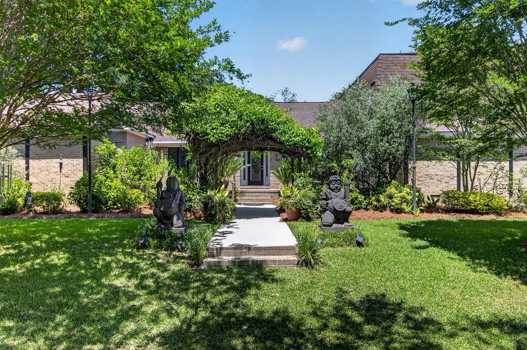 Photo of 18 Old English Drive, Charleston, SC 29407 (MLS # 26013608)