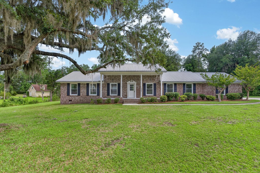 Photo of 1322 Old Fort Road, Moncks Corner, SC 29461 (MLS # 26020665)