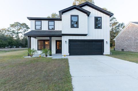 A home in Moncks Corner