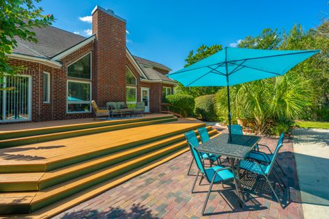 A home in North Charleston