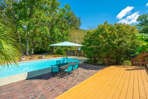 A home in North Charleston