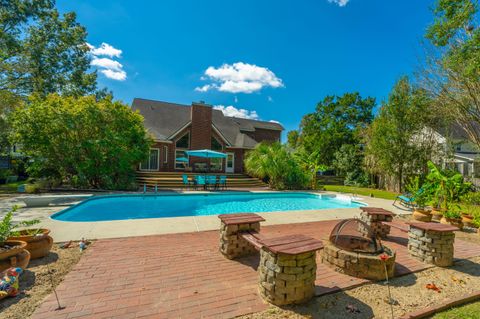 A home in North Charleston