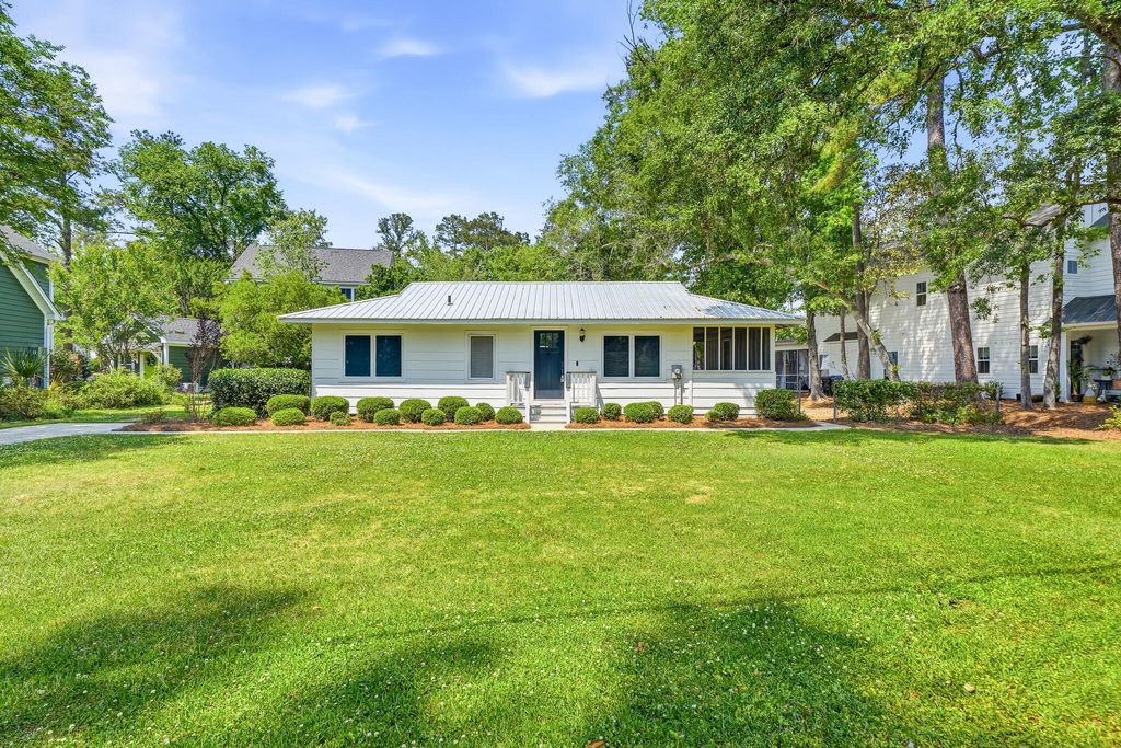 Photo of 108 Shepard Street, Summerville, SC 29483 (MLS # 26011744)