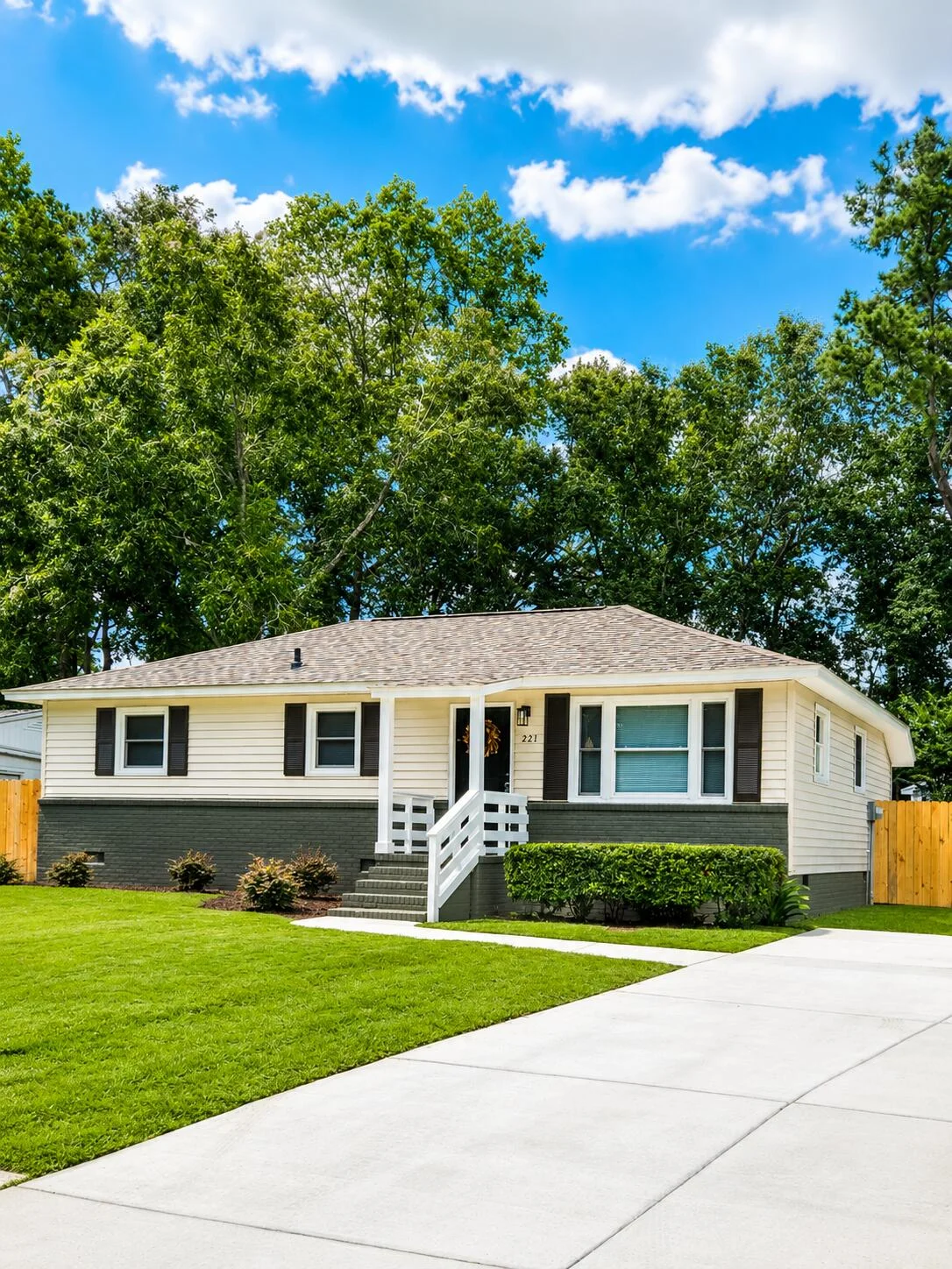 221 Farm Road