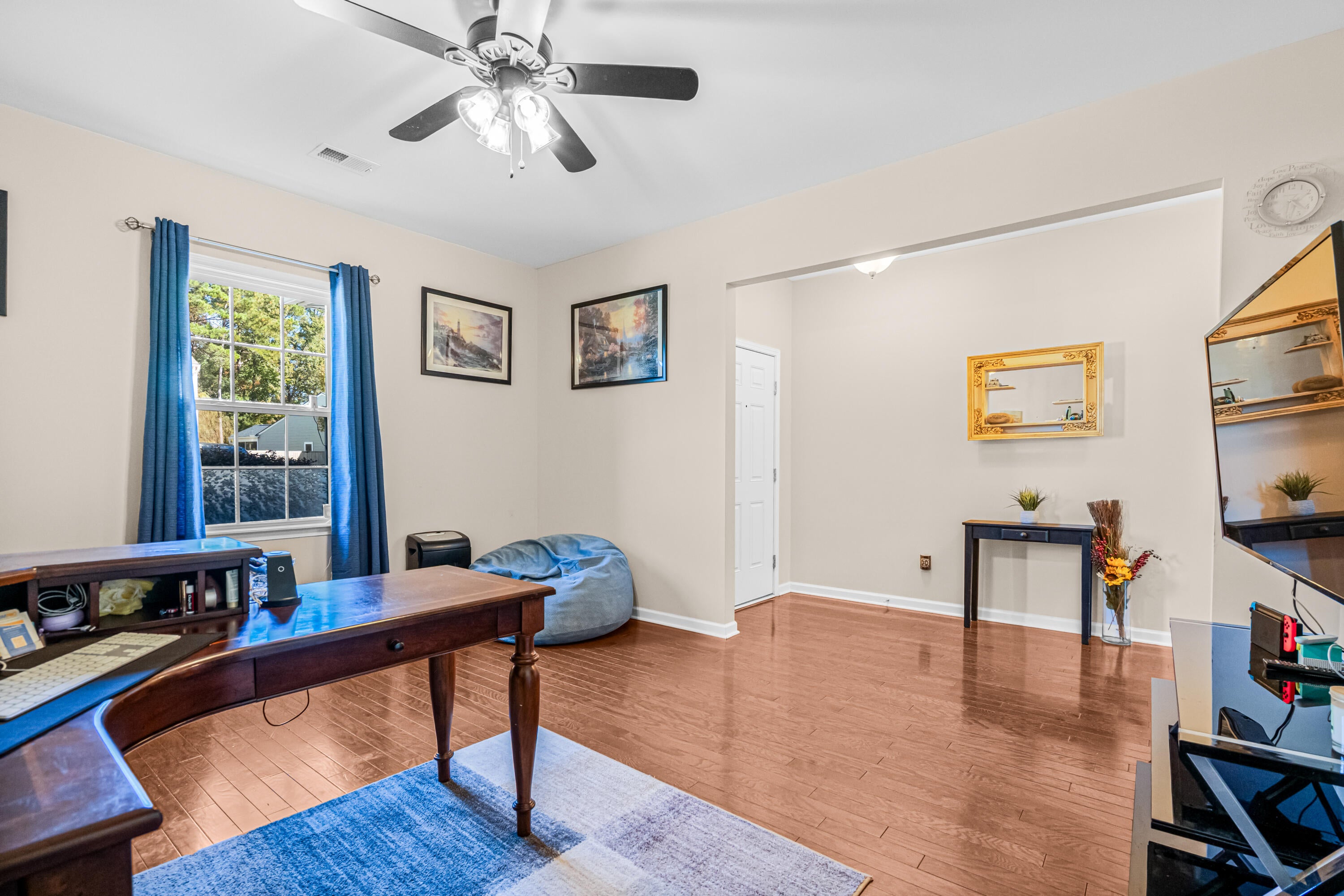 2911 Glenarden Drive