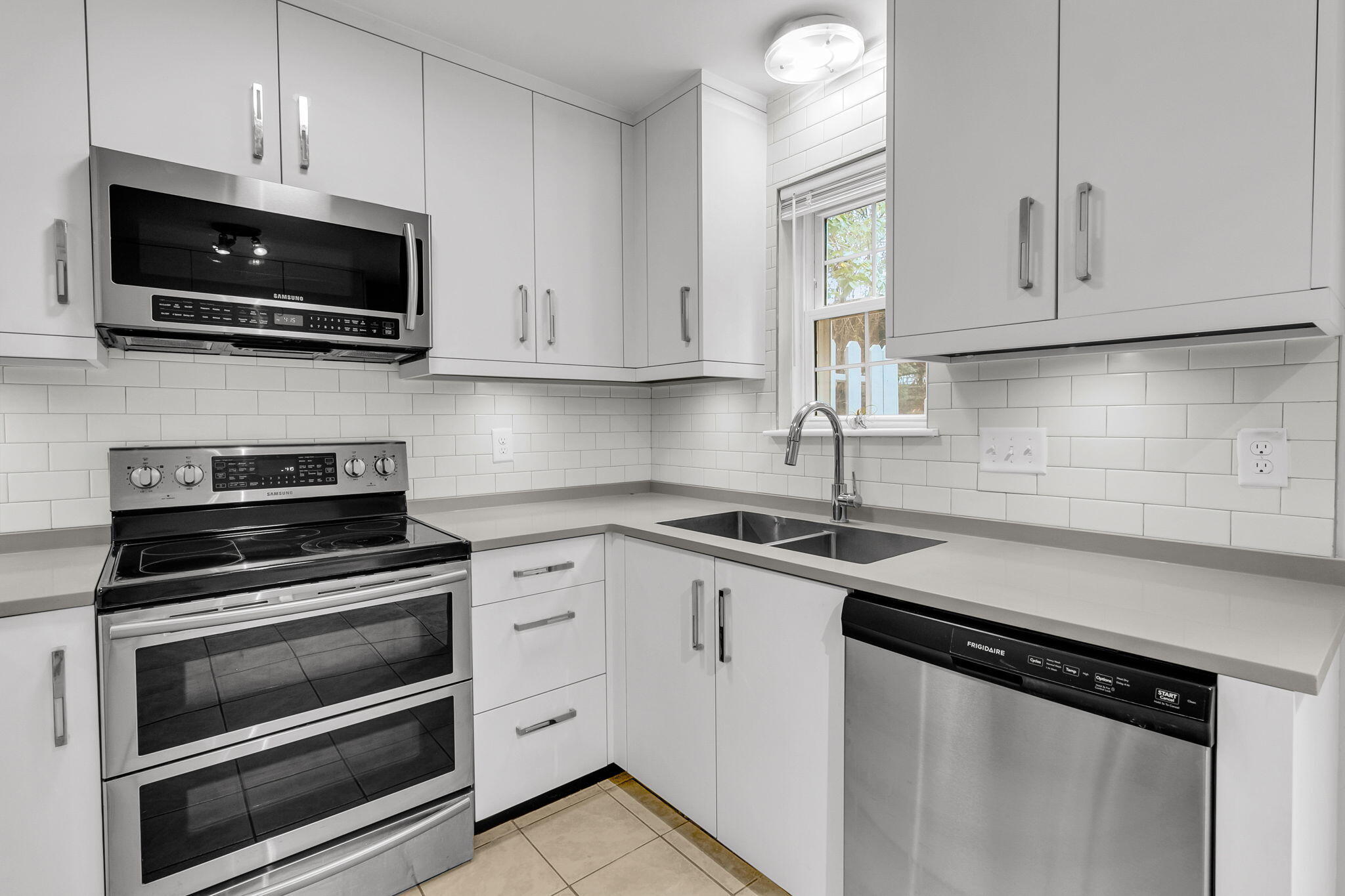 21 Rivers Point Row 8h