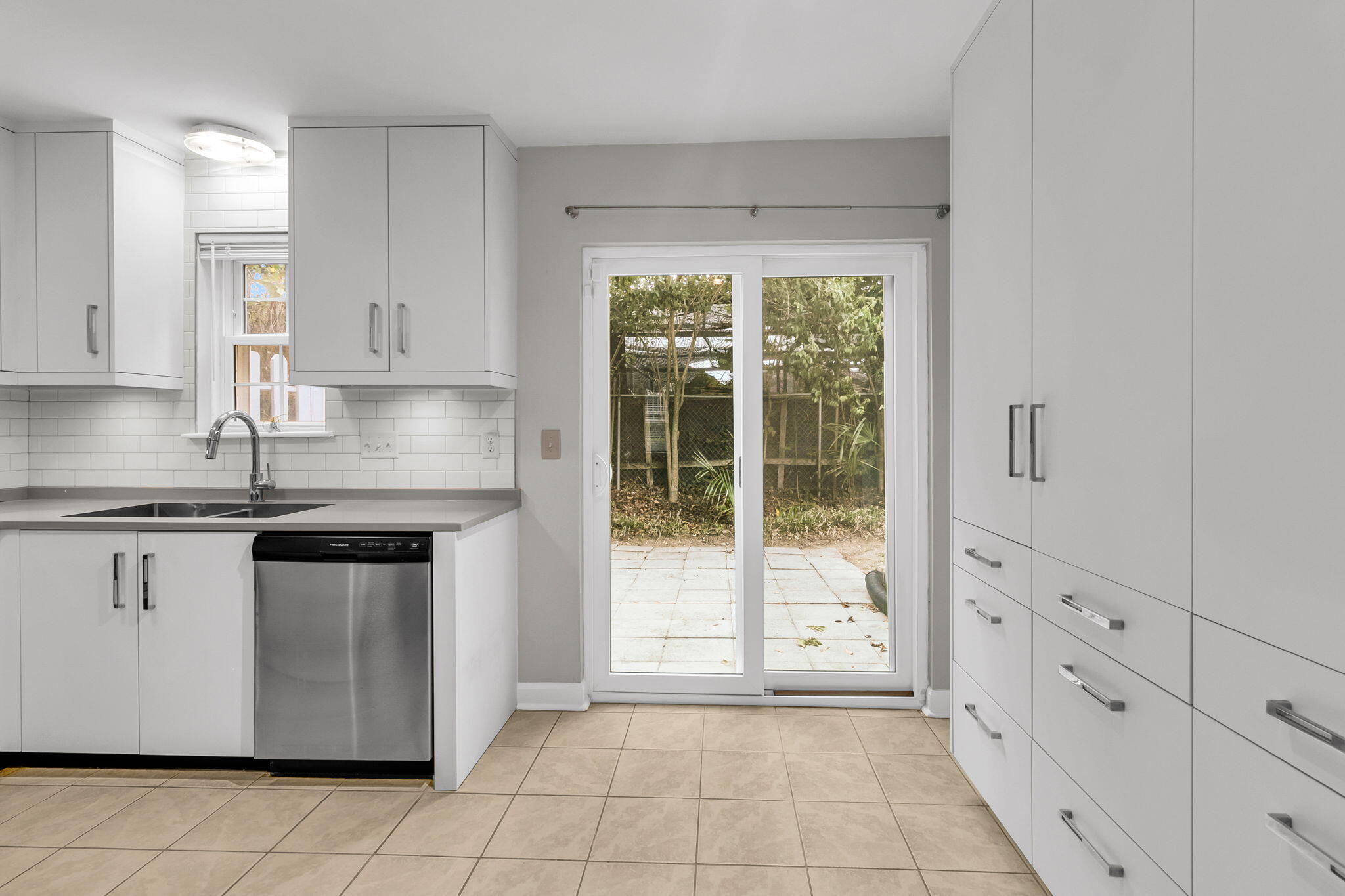 21 Rivers Point Row 8h