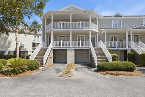 Photo of 1601 Hopeman Lane, Mount Pleasant, SC 29466 (MLS # 26018780)