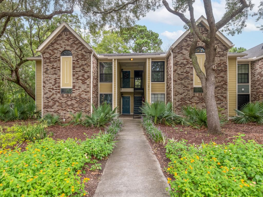 Photo of 1877 Montclair Drive #D, Mount Pleasant, SC 29464 (MLS # 25024698)