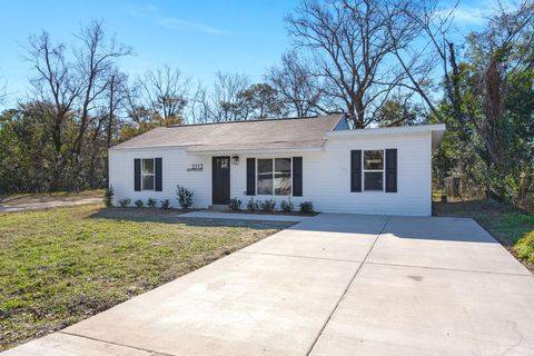 A home in North Charleston