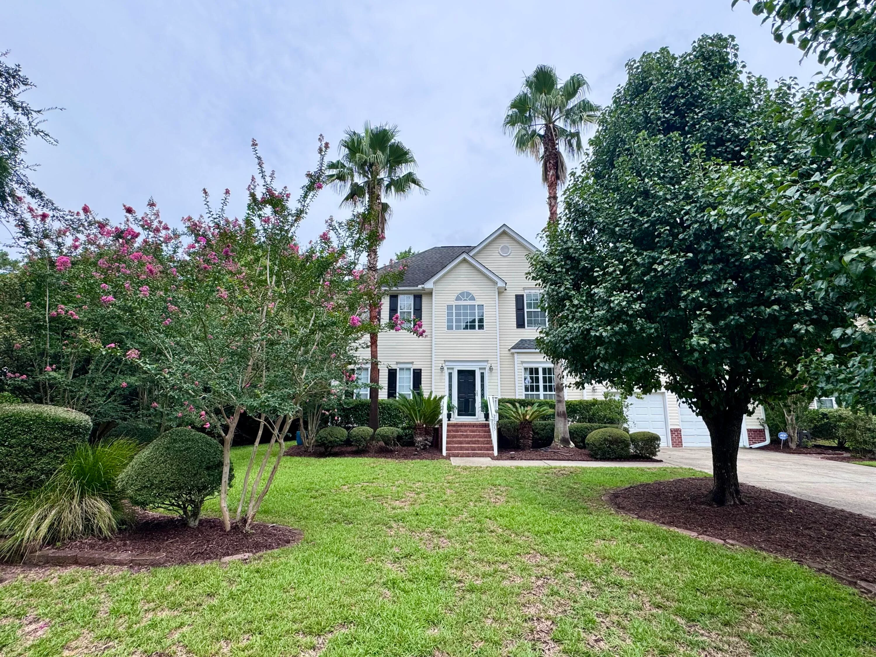 2905 Leatherleaf Court