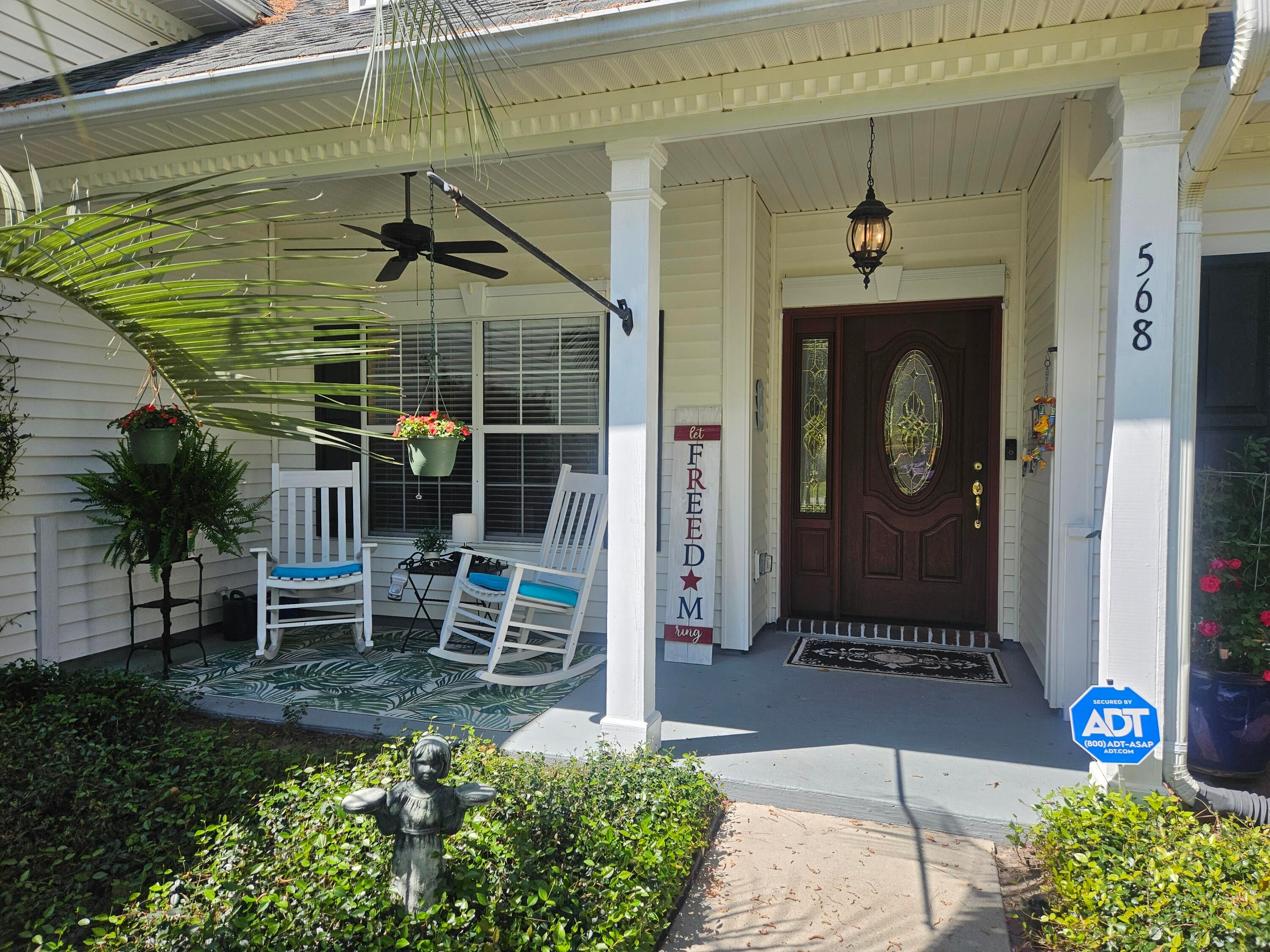 568 Pointe Of Oaks Road