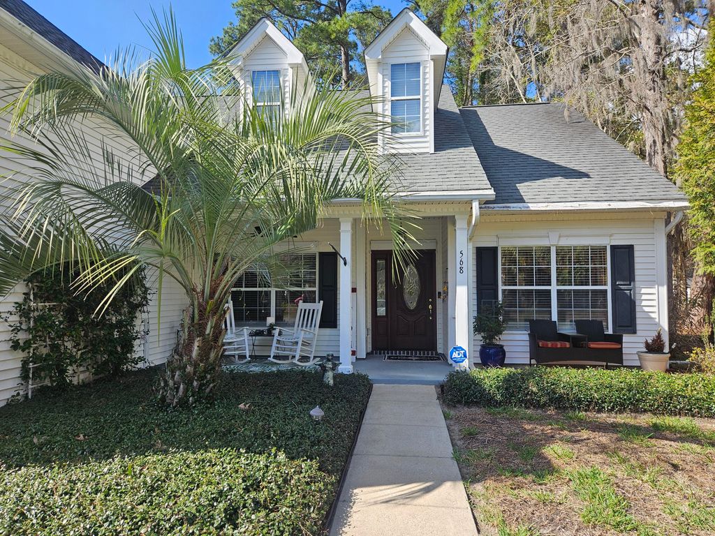Photo of 568 Pointe Of Oaks Road, Summerville, SC 29485 (MLS # 26006504)