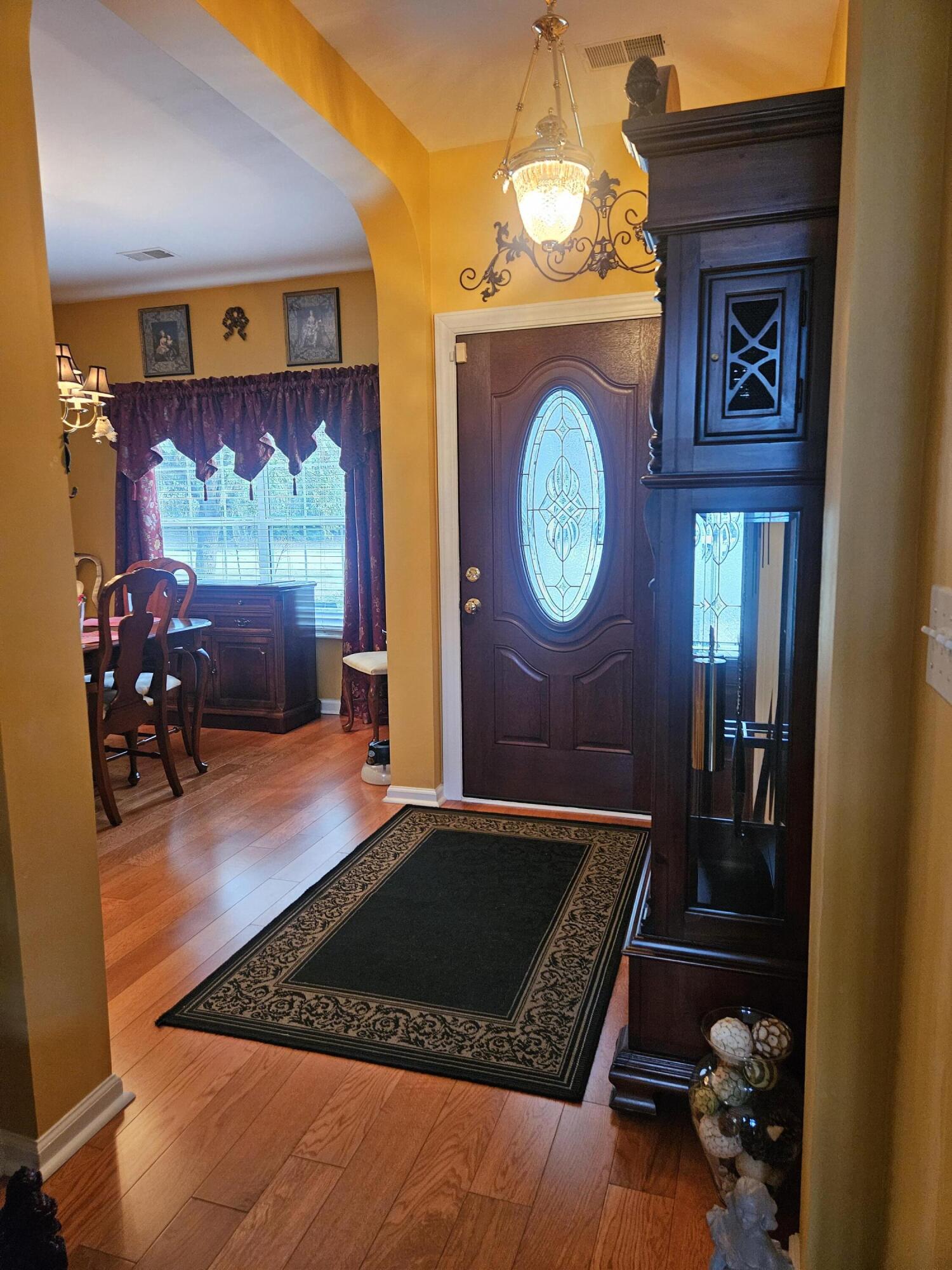 568 Pointe Of Oaks Road