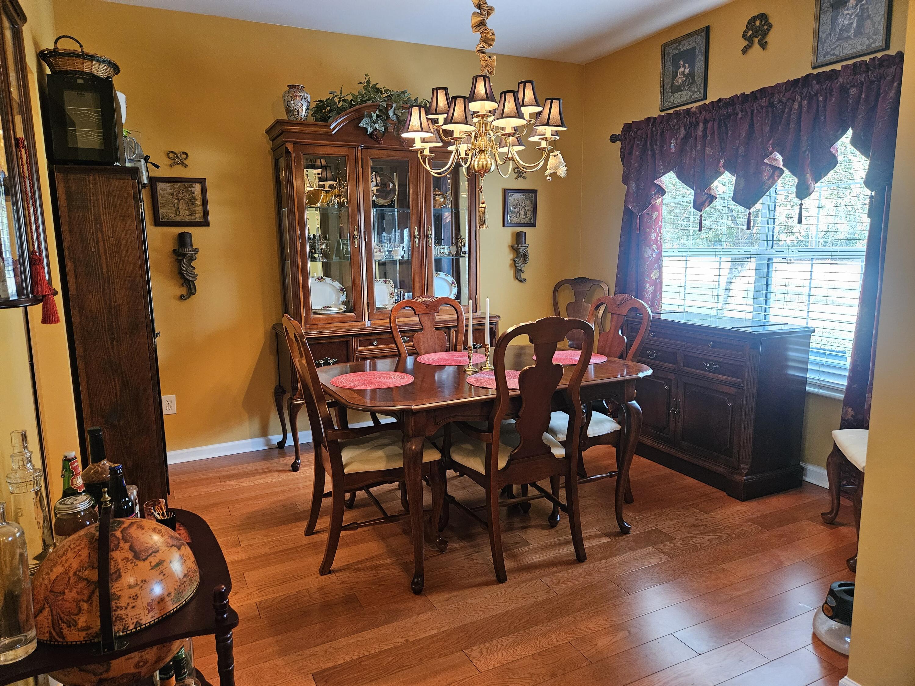 568 Pointe Of Oaks Road