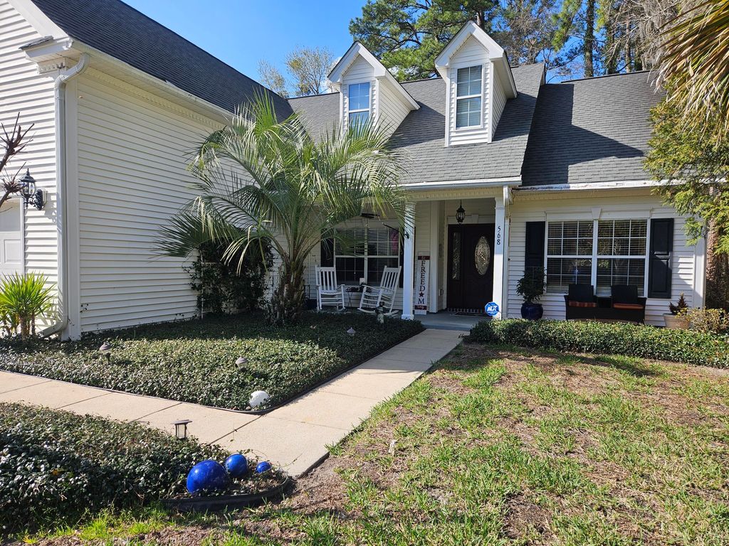 Photo of 568 Pointe Of Oaks Road, Summerville, SC 29485 (MLS # 26006504)