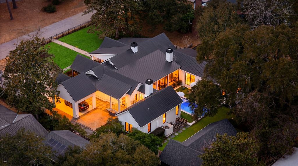 Photo of 1027 Lakeview Drive, Mount Pleasant, SC 29464 (MLS # 26005214)