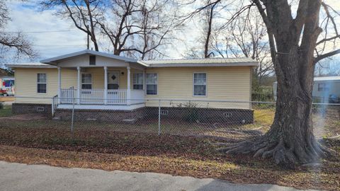 109 Oak Street Saint Stephen SC 29479