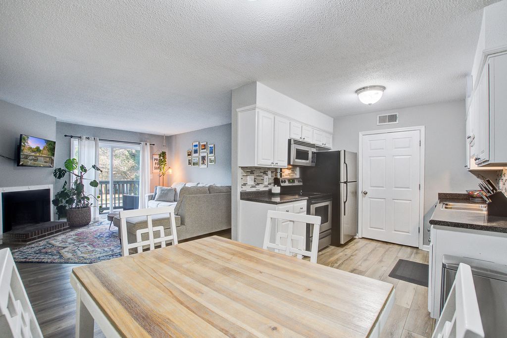 Photo of 1402 Camp Road #16f, Charleston, SC 29412 (MLS # 25029997)