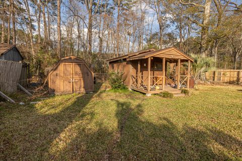 A home in North Charleston