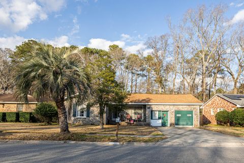 A home in North Charleston