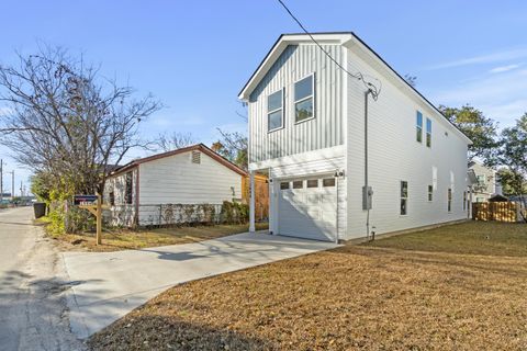 A home in North Charleston