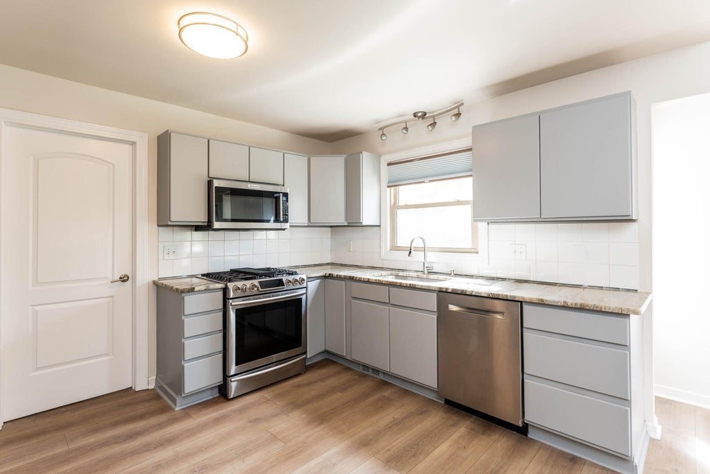 Photo of 601 Flint Street, Charleston, SC 29412 (MLS # 26027593)