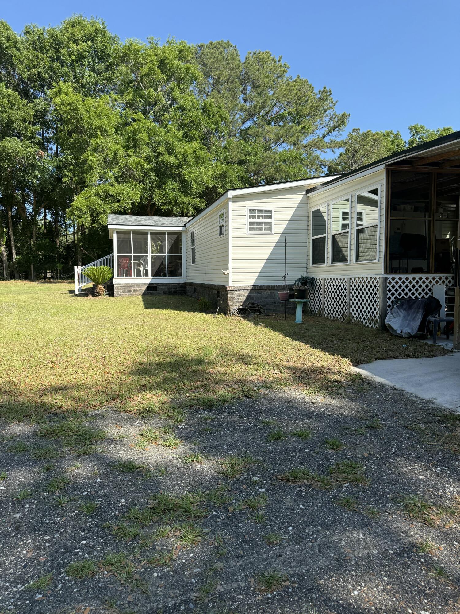 1532 Fox Pond Lane