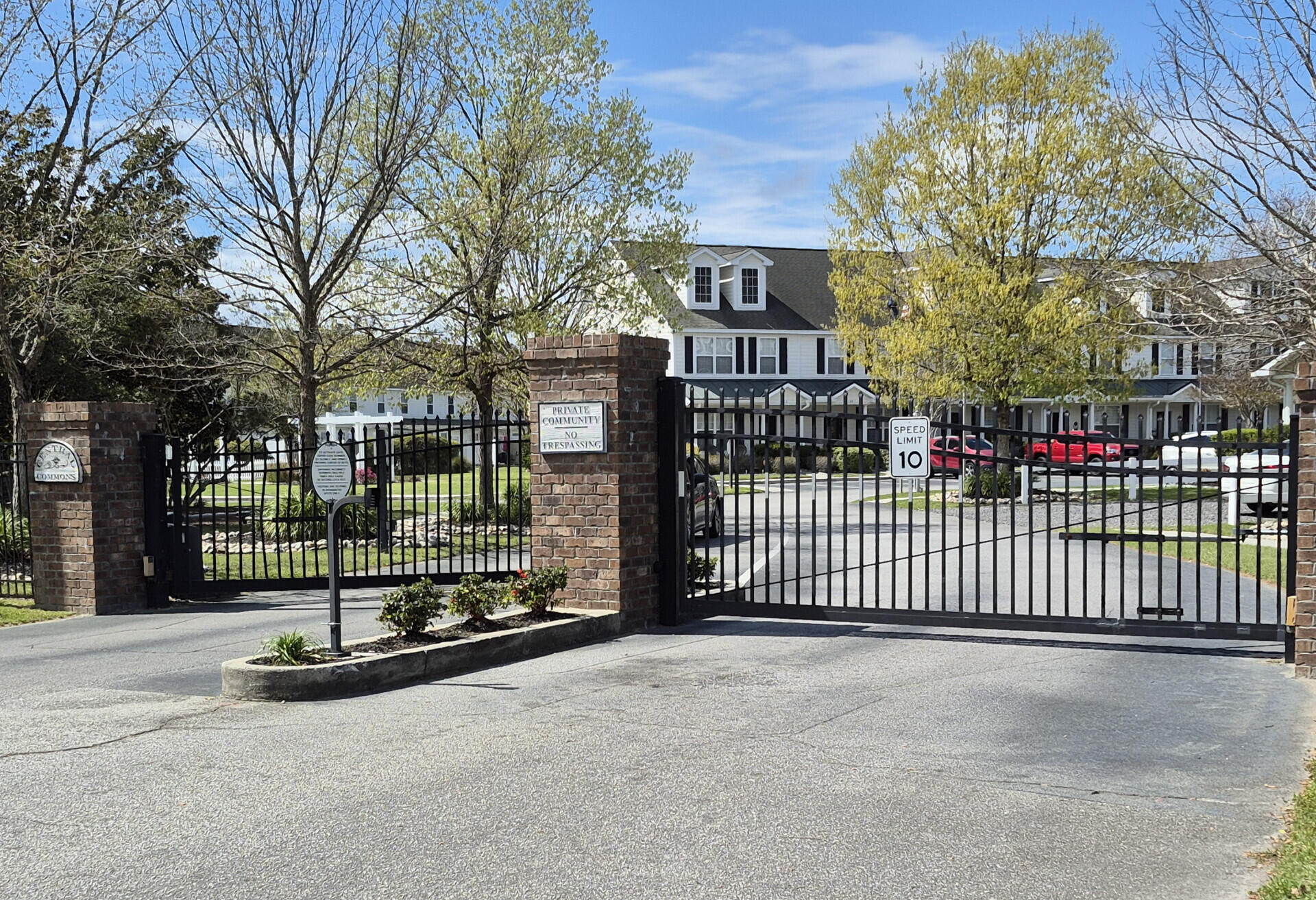 211 Hemingway Circle