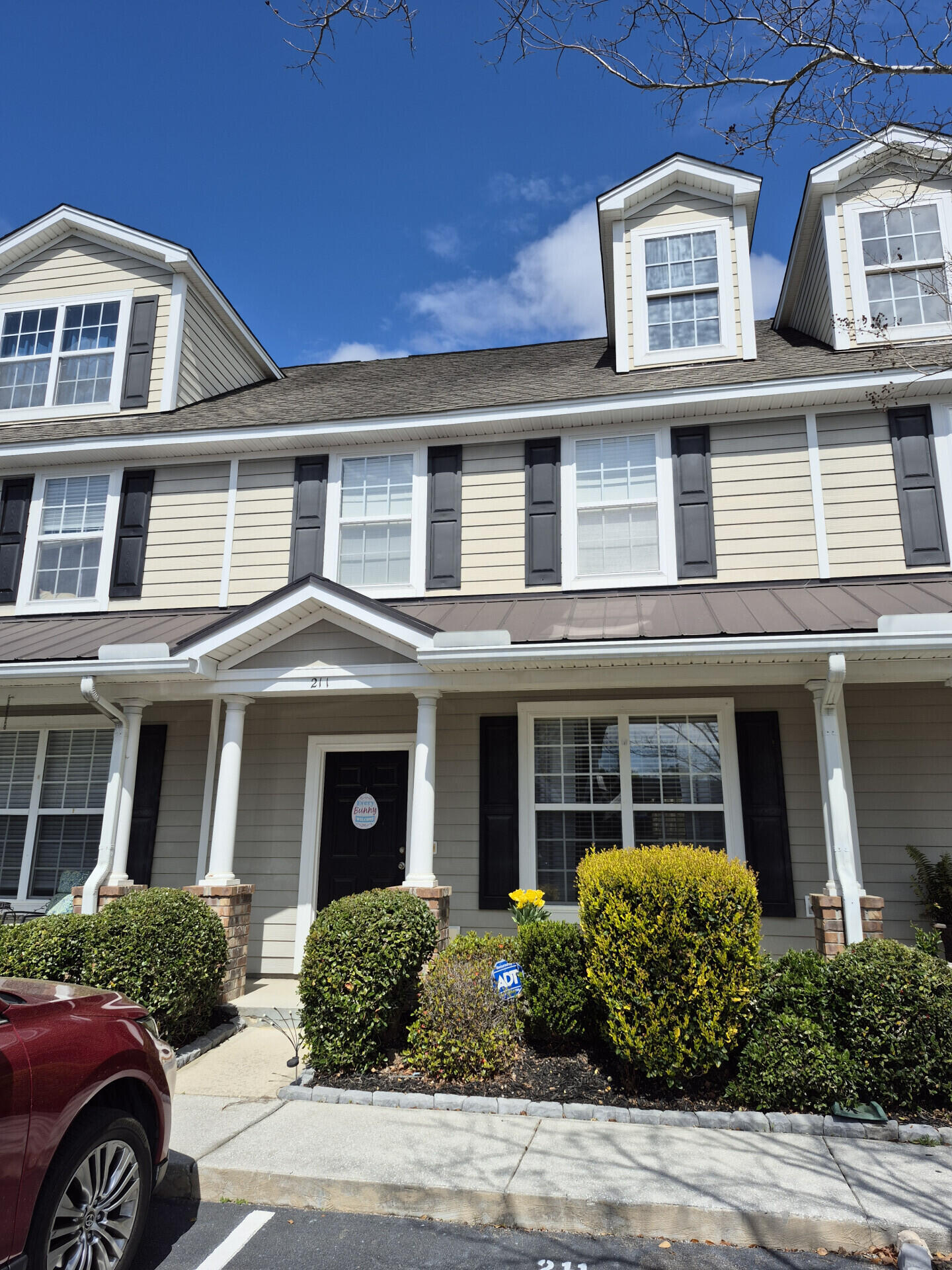 211 Hemingway Circle