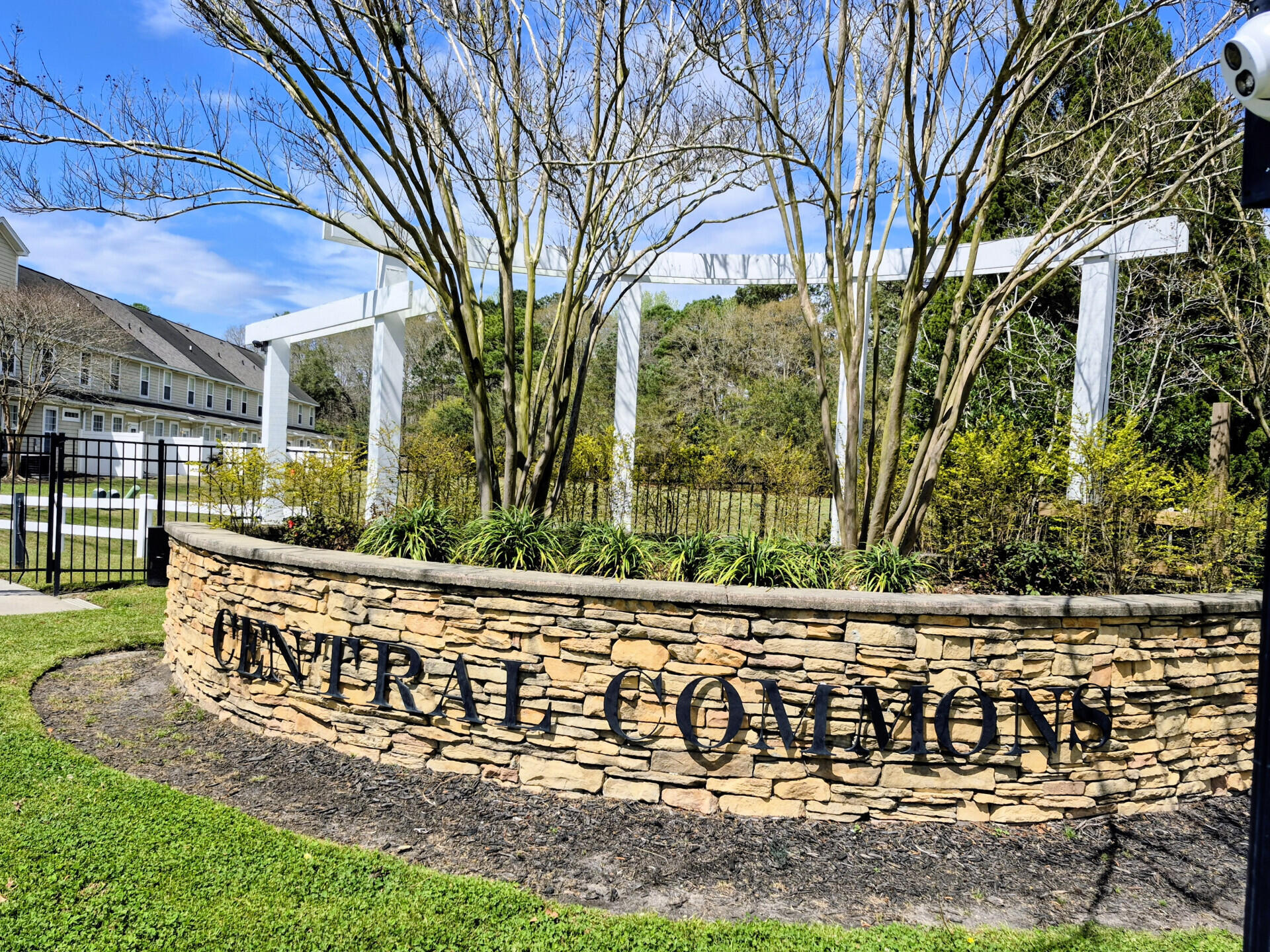 211 Hemingway Circle