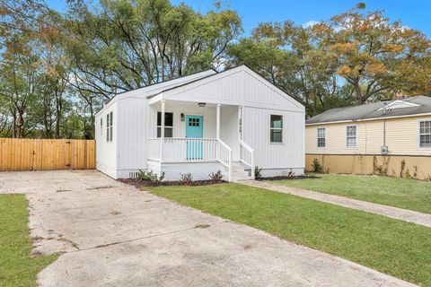 A home in North Charleston