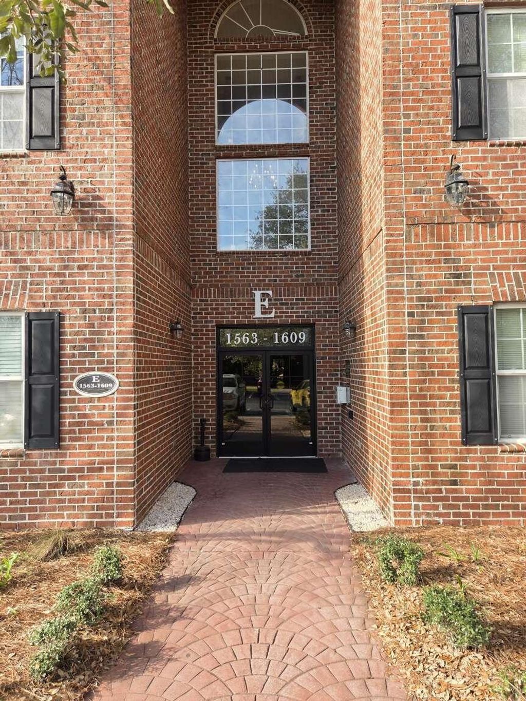 Photo of 1585 Cambridge Lakes Drive #207e, Mount Pleasant, SC 29464 (MLS # 26003210)