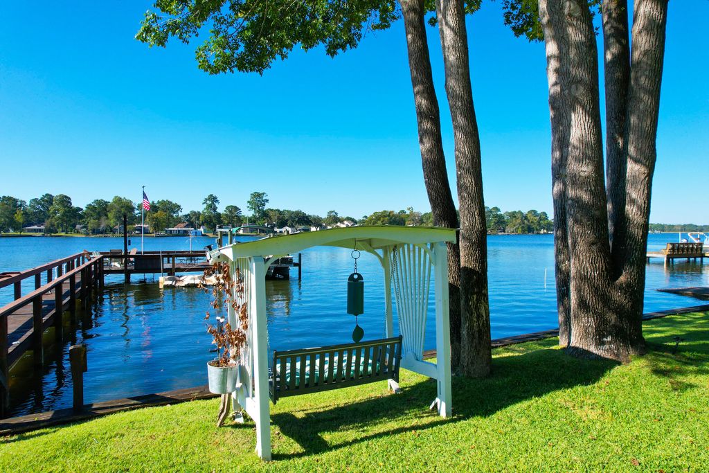 Photo of 1204 Joyner Drive, Summerton, SC 29148 (MLS # 25028756)