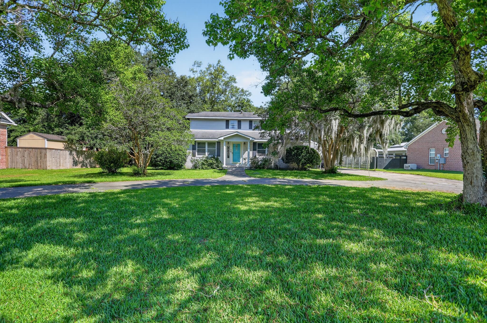 1705 Redwood