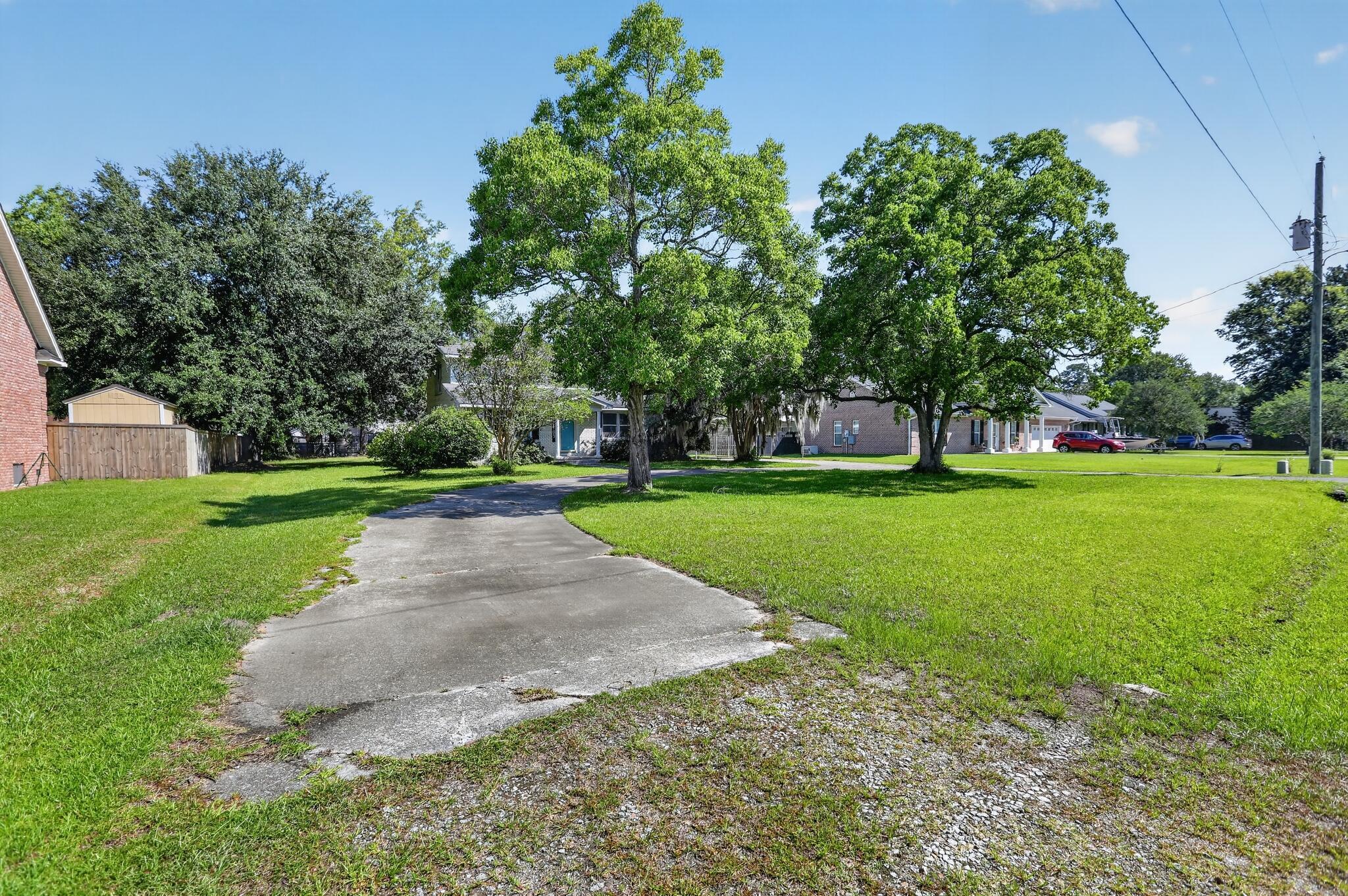 1705 Redwood