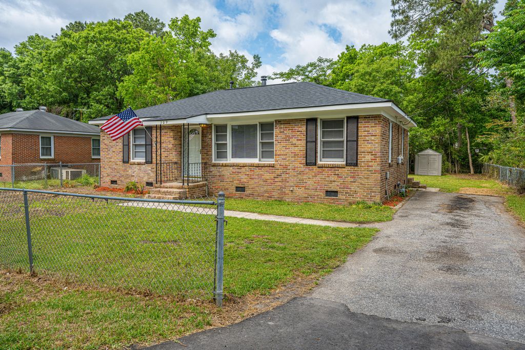 Photo of 309 Annette Drive, Goose Creek, SC 29445 (MLS # 26012263)