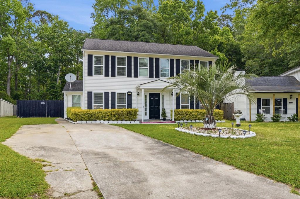 Photo of 113 Broken Trail, Summerville, SC 29486 (MLS # 26013244)
