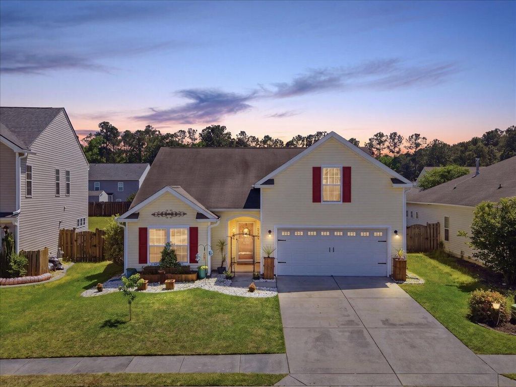 Photo of 8009 Henderson Road, Summerville, SC 29483 (MLS # 26011236)