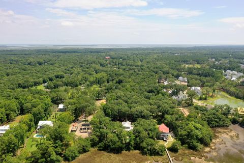 A home in Awendaw