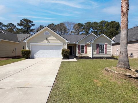 Photo of 9794 Stockport Circle, Summerville, SC 29485 (MLS # 26008153)