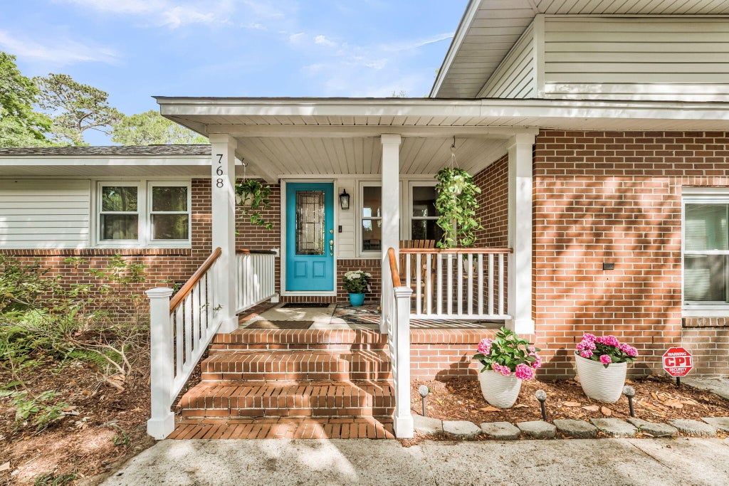 Photo of 768 Fort Johnson Road, Charleston, SC 29412 (MLS # 26016036)