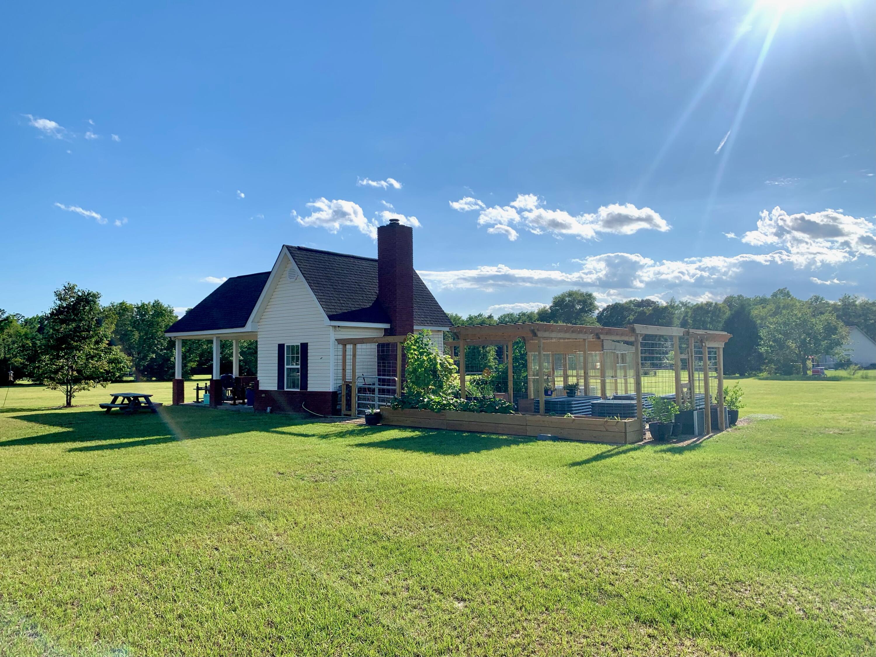 195 Sandy Springs Circle