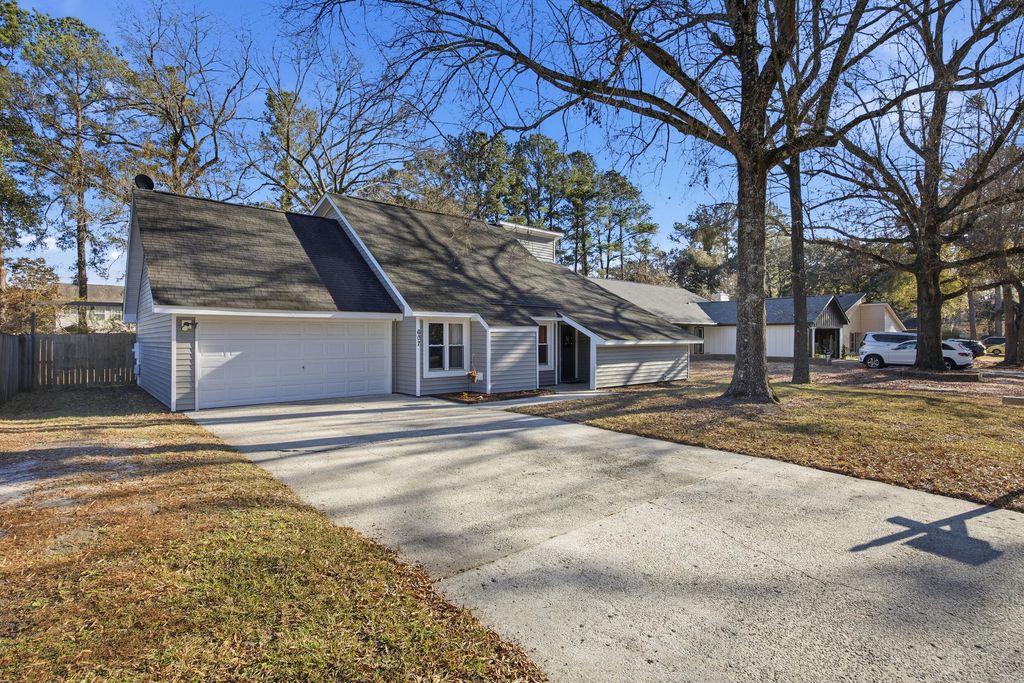 Photo of 607 Woodward Boulevard, Summerville, SC 29483 (MLS # 26000056)