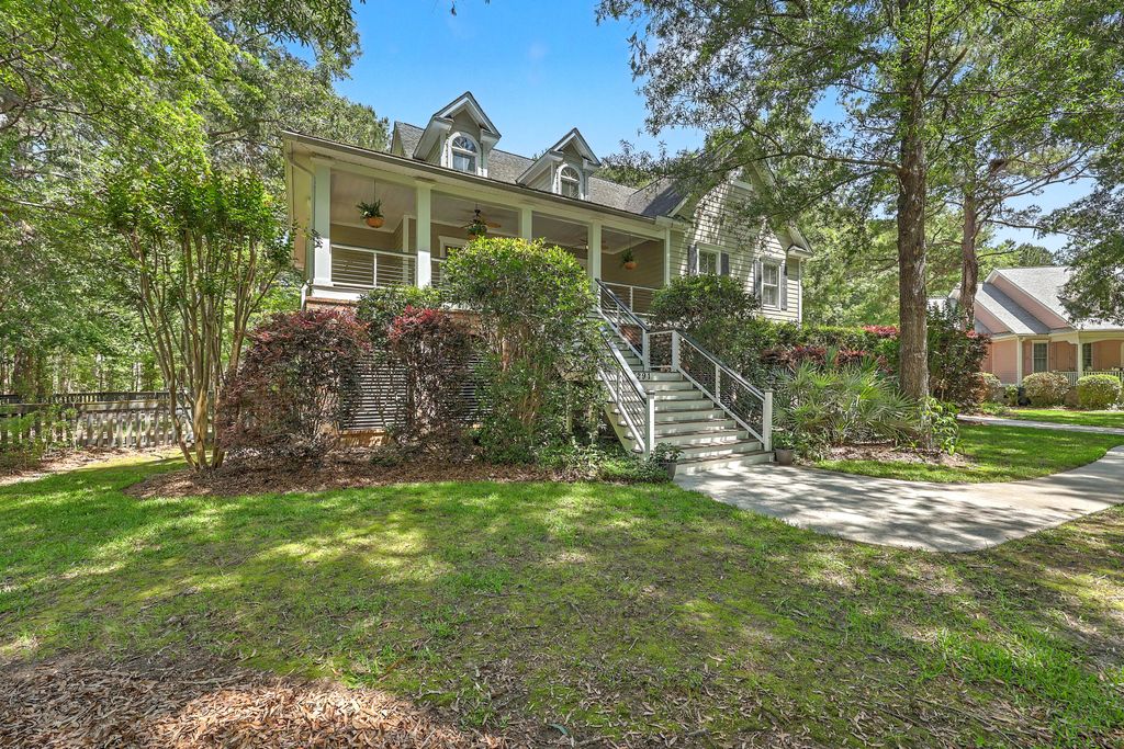 Photo of 5291 Alpine Drive, Summerville, SC 29483 (MLS # 26013108)